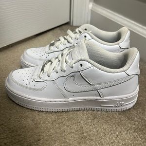 Nike Air Force 1 one sneakers size 4 kids youth